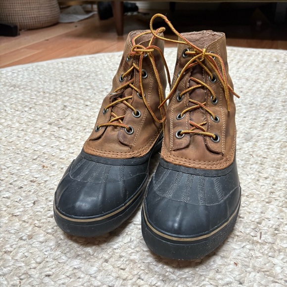 Sorel Other - Sorel men’s black and tan Cheyanne lace waterproof rain snow boots 9.5 shearling